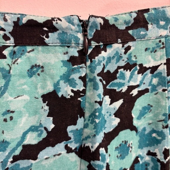 Volcom NWT Floral Pleated Mini Skirt Zip Womens Preppy Feminine Size Large - Picture 4 of 8